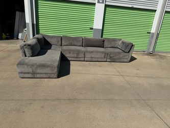 Large Gray Fabric Sectional Sofa with Chaise