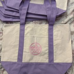 🔥🔥Trader Joe’s Large Lavender Tote Bag🔥🔥