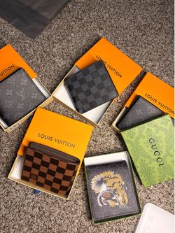 WALLETS AND PERFUME AND COLOGNES FOR SALE CHEAP🔥‼️