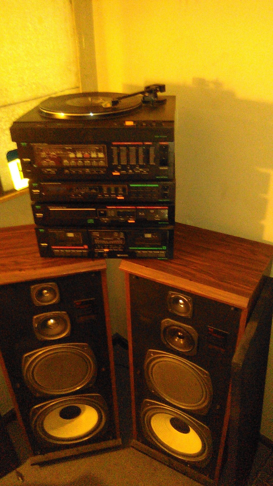 MCs series amp, tuner, turntable, CD, and tape stereo system with speakers