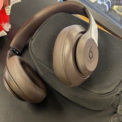 Beats Studio Pro (659)