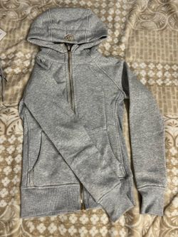 Lululemon reps