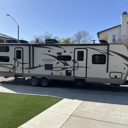2017 Forest River Rockwood Ultralite 