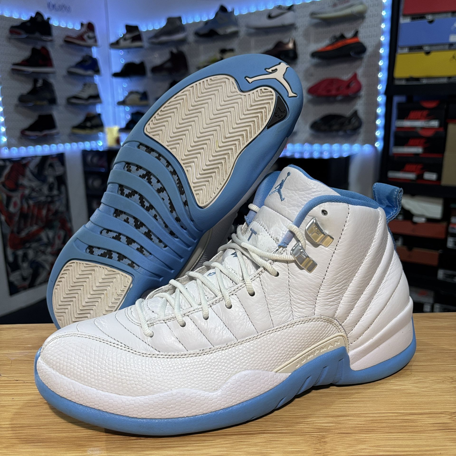 AIR JORDAN 12 RETRO “UNC” SIZE 9