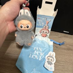 POP MART Labubu V4 The Monsters Pin For Love Alphabet Plush Pendant - Letter W