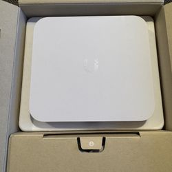 Ubiquiti Cloud Gateway Max Router