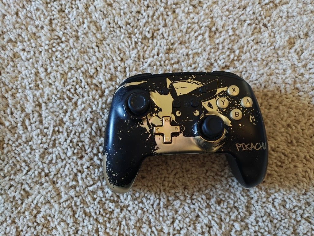 Nintendo Switch Pro Controller - Pikachu Edition 