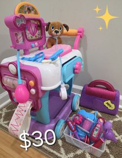 Doc McStuffins Toy Hospital Care Cart