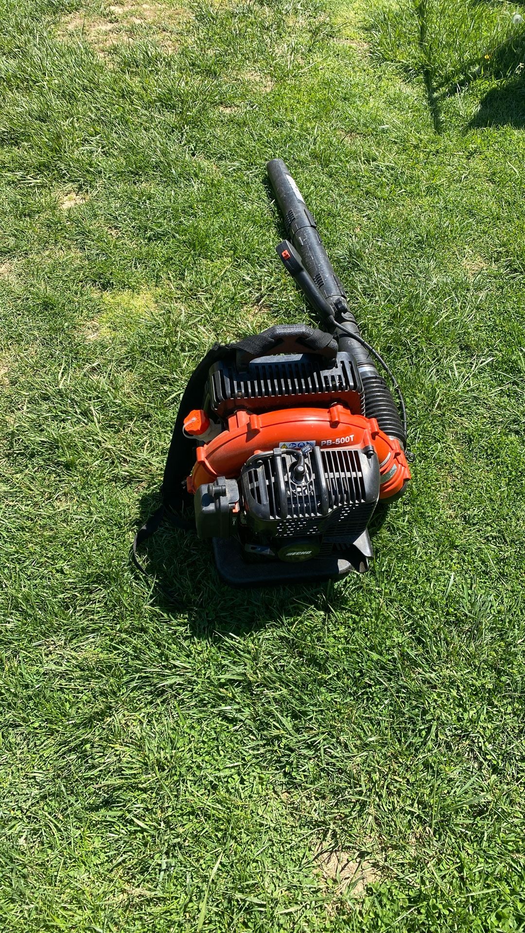 Echo PB-500T gas-powered backpack leaf blower.