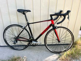 Giant Road Bike size Medium 54cm! Very Nice!