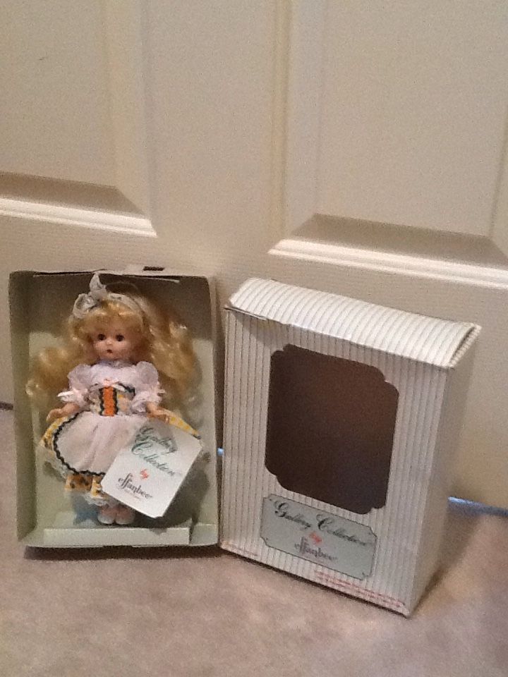Effanbee Vintage Goldilocks Doll in Original box