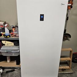 Midea Upright Freezer Or Refrigerator for Sale in Richland WA