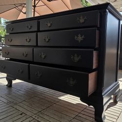 Gorgeous Dresser!!