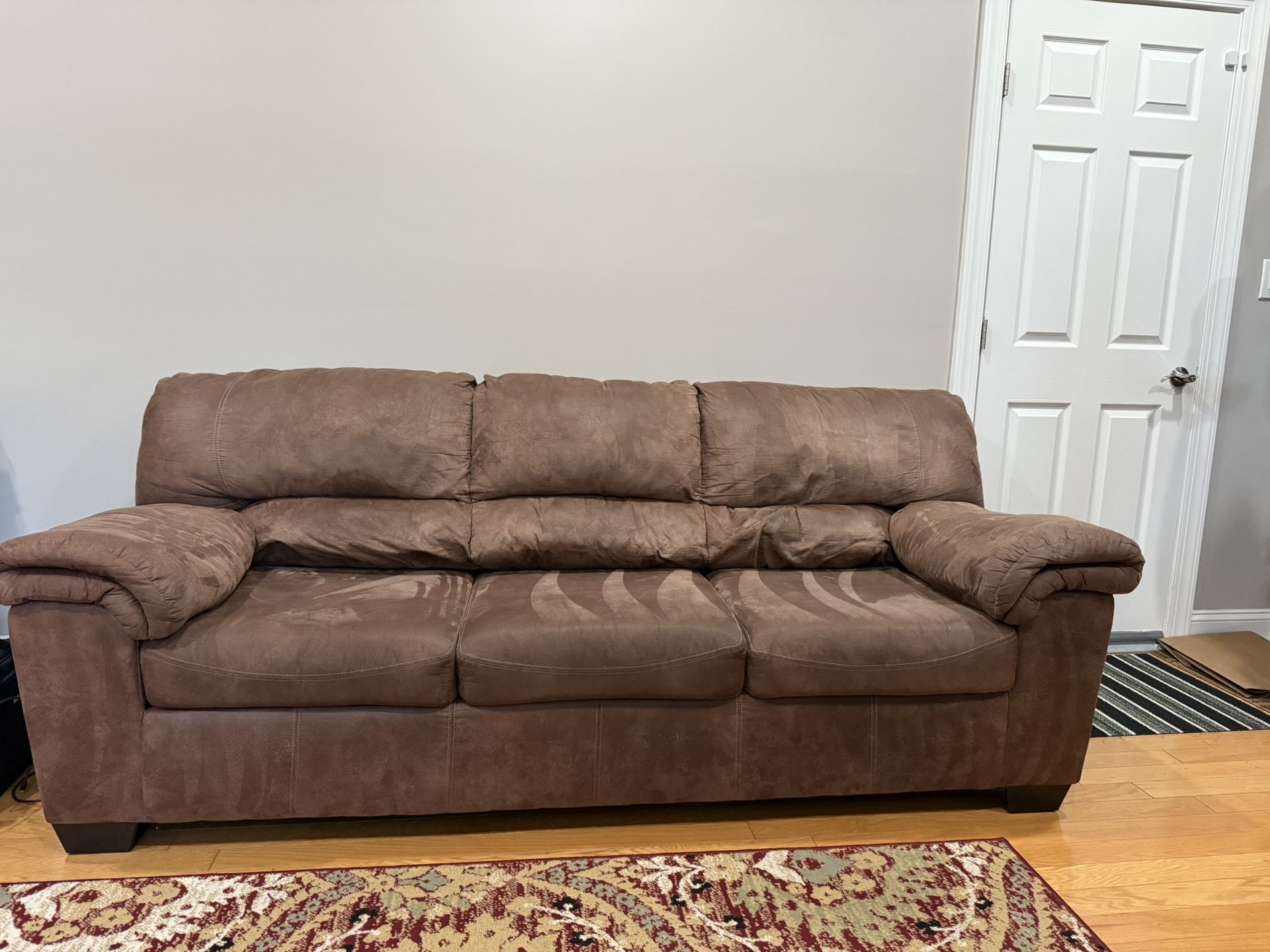 Signature Design by Ashley Benton Sofa