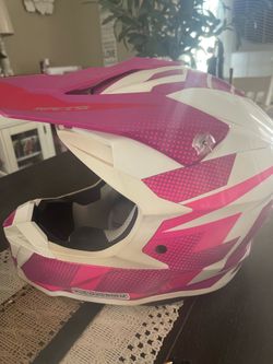 Woman’s Motorcycle Helmet