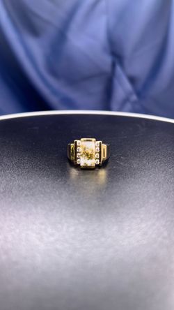 14k 11.5g.24CTW Quartz and Diamond Ring