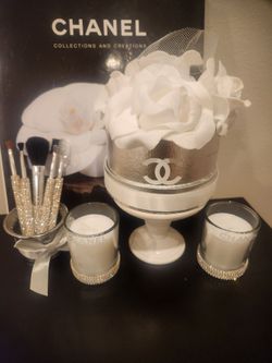 New! Silver glam vanity set!