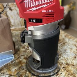 Milwaukee M18 FUEL 18V Lithium-lon Brushless Cordless Compact Router (Tool-Only)