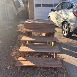 FREE gorgeous handmade staircase & platform 