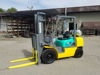 KOMASTSU FORKLIFT 5000 # CAPACITY 3 STAGE SIDE SHIFT