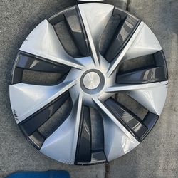 2 Tesla model Y Wheel Covers OEM