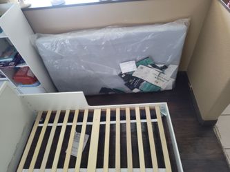 Toddler bed