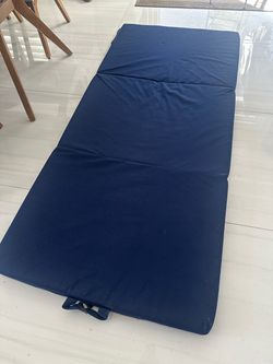 Foldable bed/mat (washable)