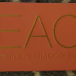 MULTI COLORED EYESHADOW PALLETTE