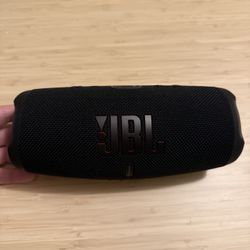 JBL Charge 5