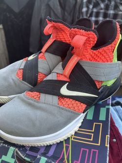 LeBron James soldier 12 lava Size 9