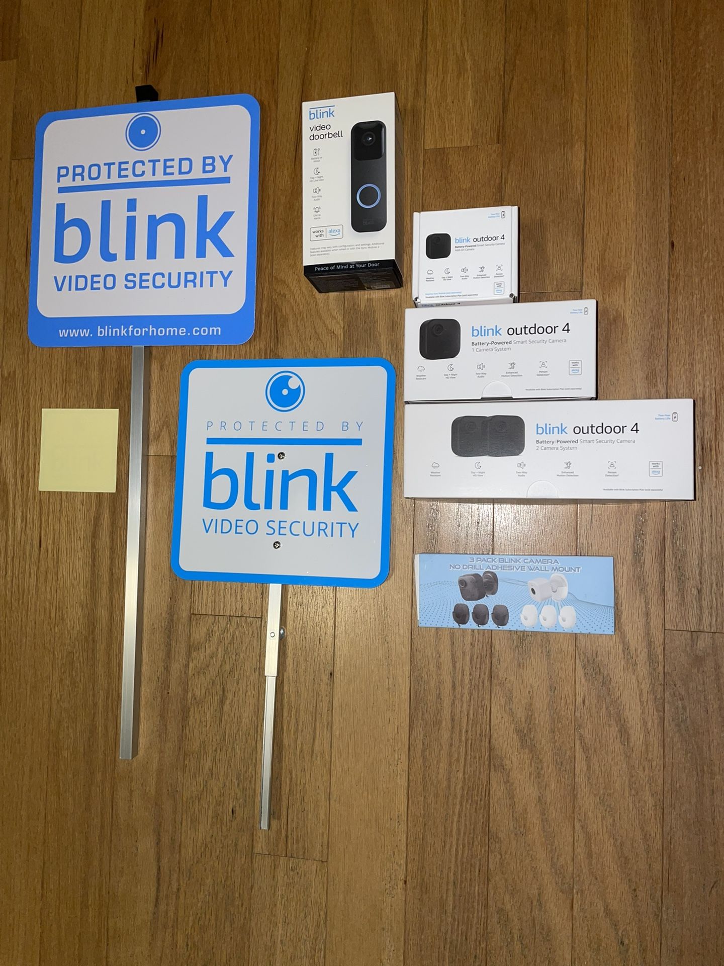 Blink video doorbell camera with 4 extra cameras and accessories for home video surveillance. Like new condition. For pickup in Carrollwood. Cash only