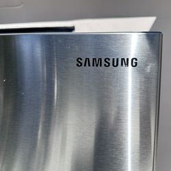 Cocina?   Gas stove  y Refrigerator nevera  USADAS no es gratis