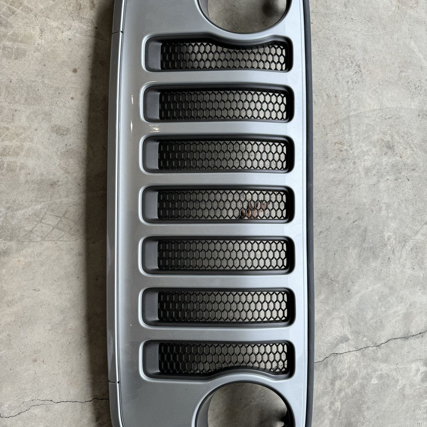Front Grill For 2018-2022 Jeep Wrangler 