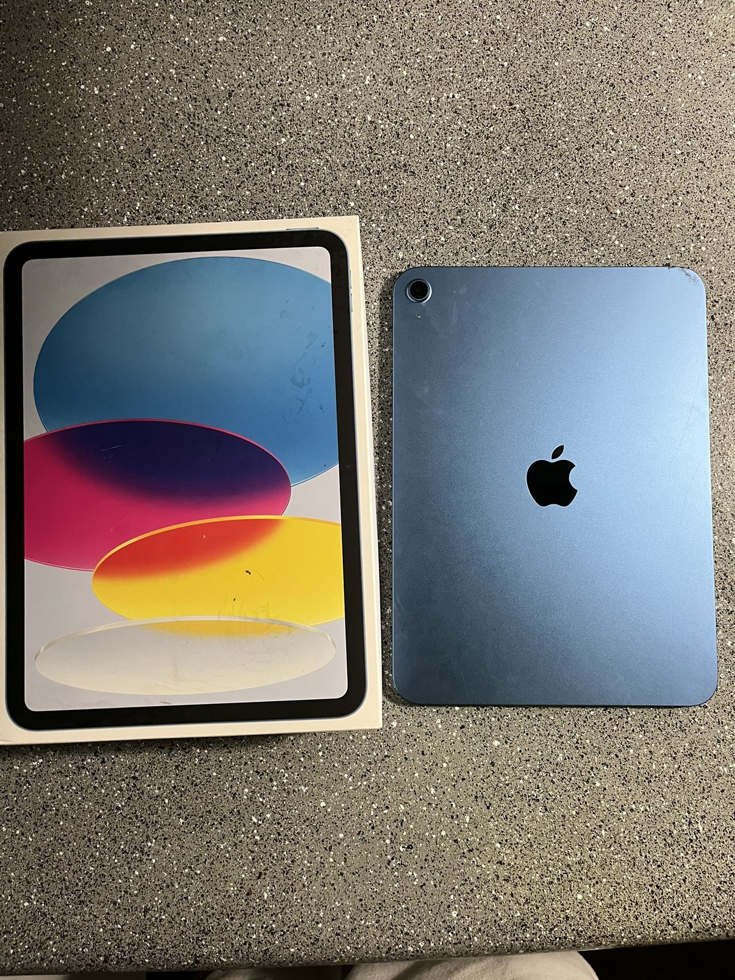 iPad A16 Blue ( newest 10th Generation