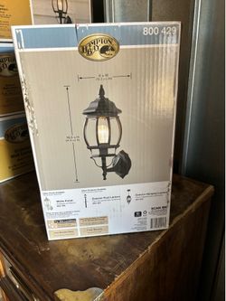 Exterior wall lantern