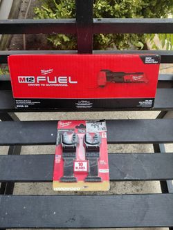 M12 Multitool FUEL + Milwaukee Blade Pack