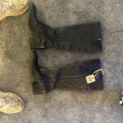 Born Boots Size 9 Brand New 9 1/2 Never Been Worn