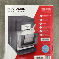 FRIGIDAIRE GALLERY 33 Lb Countertop Nugget Ice Maker with Touch Controls with Stainless Steel Trim and a Matt Finish