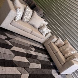 Nice 2pc sofa couch set (DELIVERY AVAILABLE)