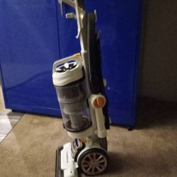 Eureka  FLOORROVER VACUUM 