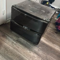 Samsung Washer And Dryer 30” Pedestals
