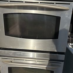 Double oven GE brand  good working condition