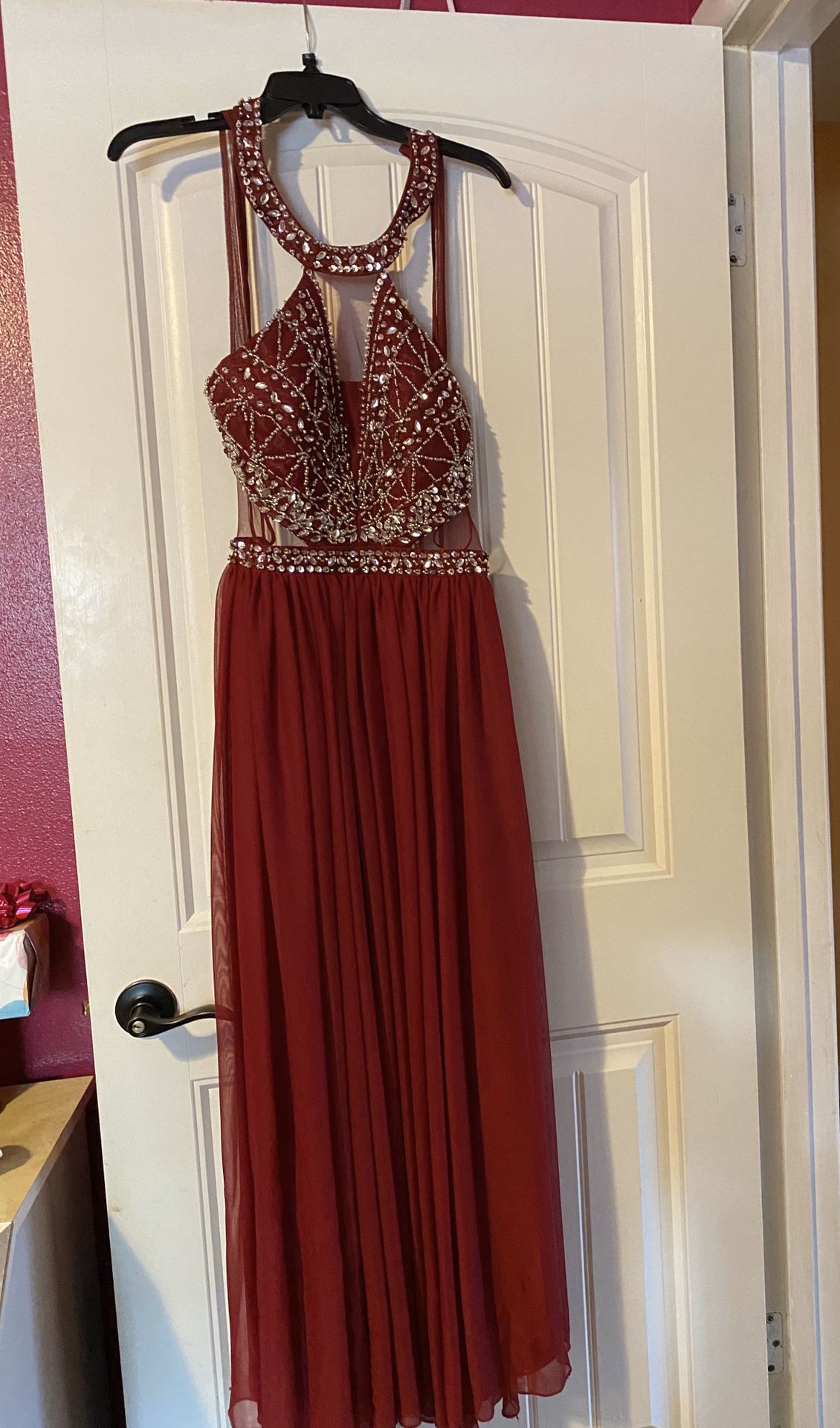 Maroon prom dress