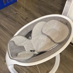 Baby Swing Munchkin Brand 