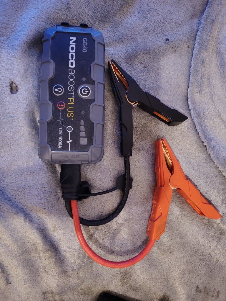 !!!! LIKE NEW NOCO BOOST PLUS JUMPER BATTERY PACK 