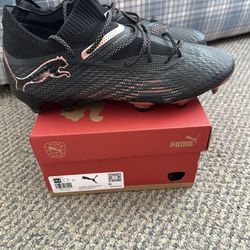 New Men’s Puma Future 7 Ultimate Soccer Cleats size 10 1/2 