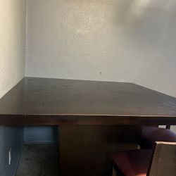 Tables With Chairs 