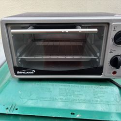 Brentwood Toaster Oven New Never Used