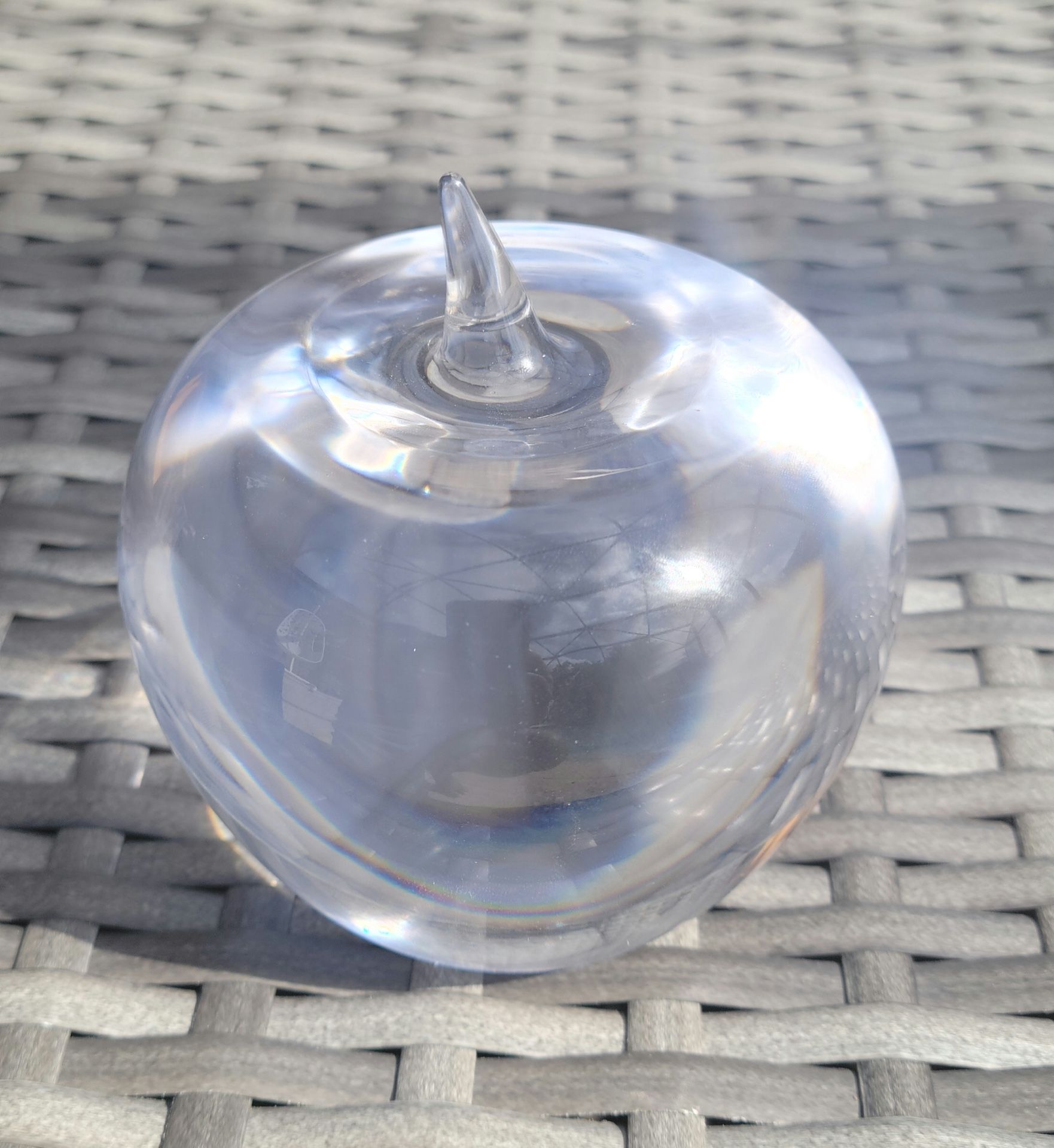 Authentic Tiffany & Co. Lead Crystal Apple Paperweight Made In Slovenia 3.5"X3.5"