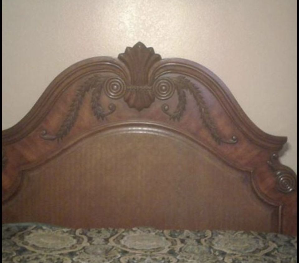 Queen Bedroom Set